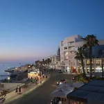 Spacious Bugibba Seafront 3br Free Parking Free Wifi Nyaraló *