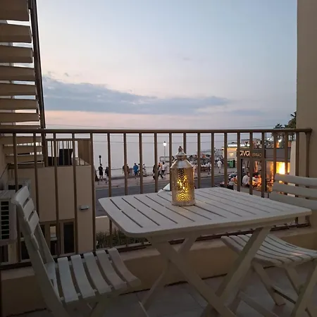 Vakantiehuis Spacious Bugibba Seafront 3br Free Parking Free Wifi