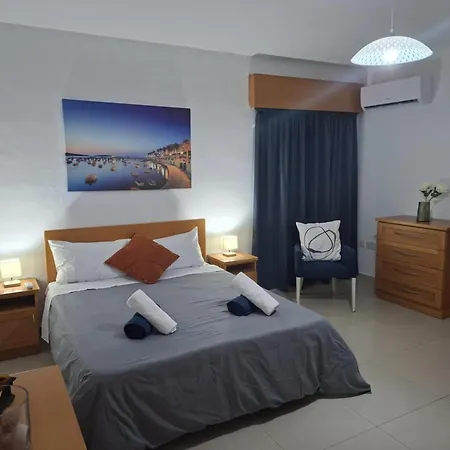 Spacious Bugibba Seafront 3br Free Parking Free Wifi St. Paul's Bay