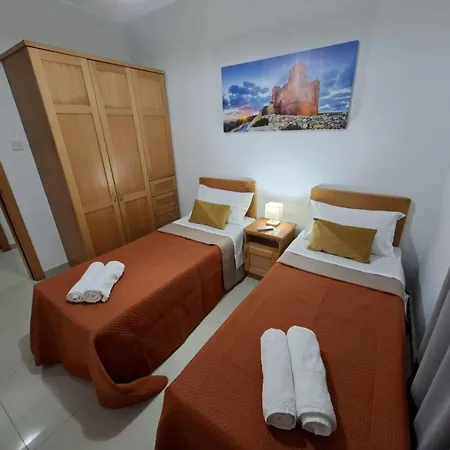 Spacious Bugibba Seafront 3br Free Parking Free Wifi Σπίτι διακοπών *