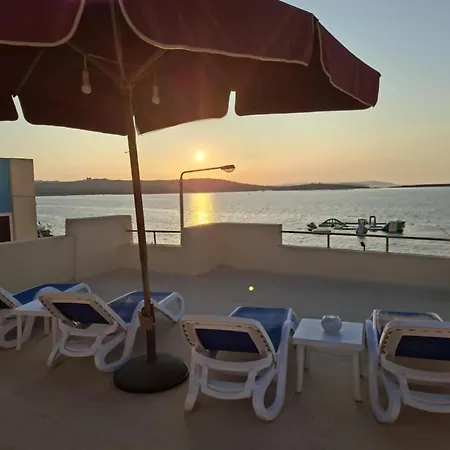 Spacious Bugibba Seafront 3br Free Parking Free Wifi Σπίτι διακοπών