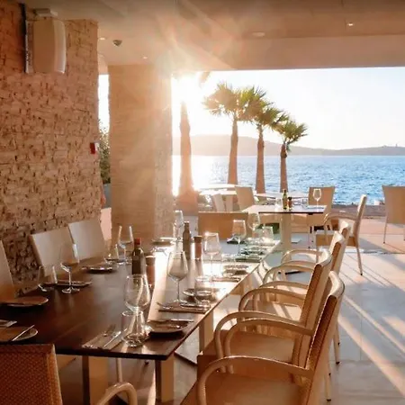 Spacious Bugibba Seafront 3br Free Parking Free Wifi St. Paul's Bay