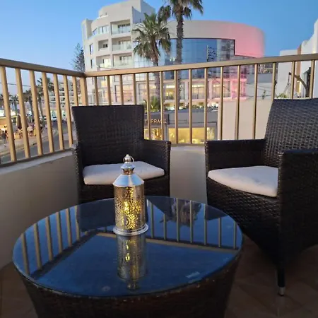 Spacious Bugibba Seafront 3br Free Parking Free Wifi 別荘